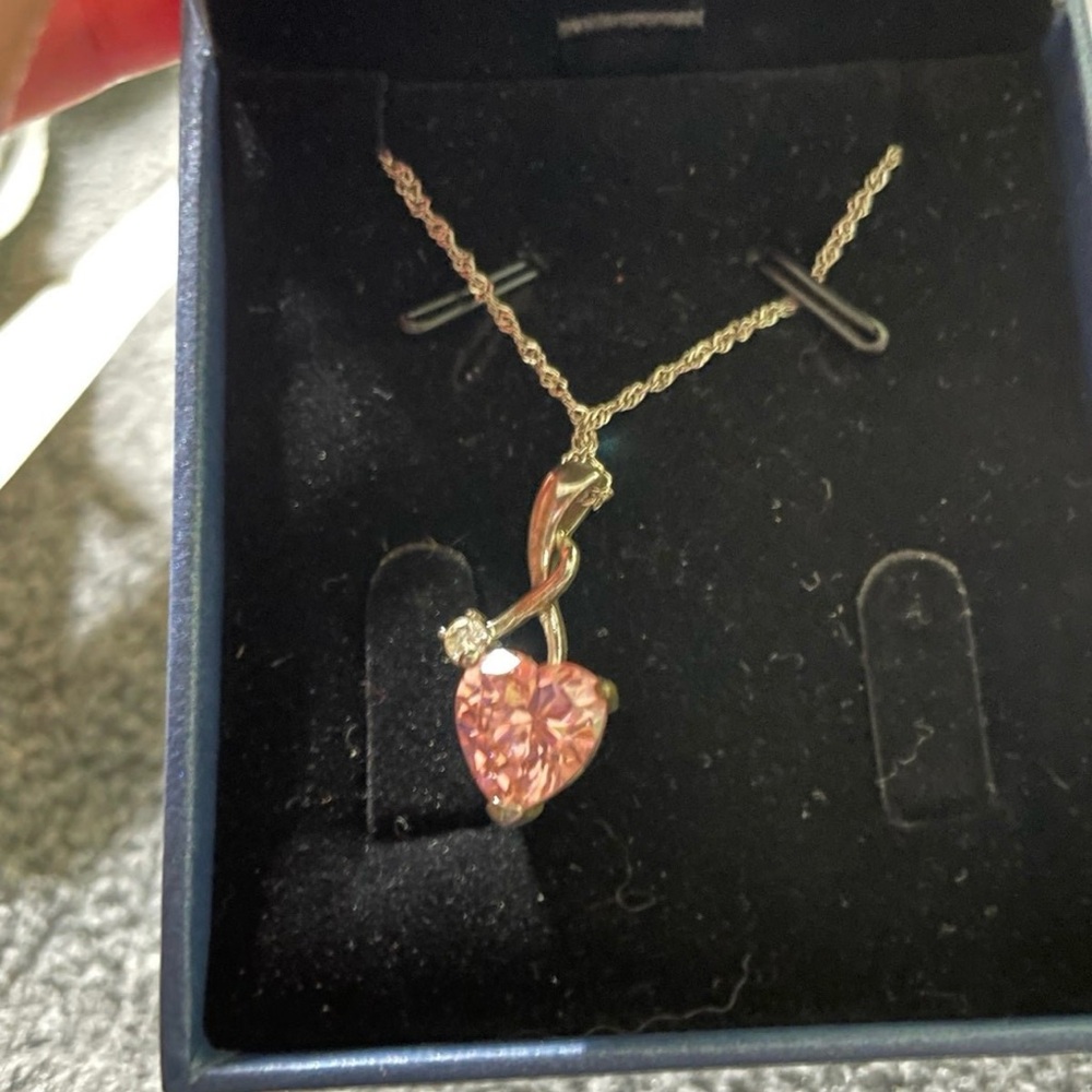 MaBella Simulated Tourmaline Elegant Pink Heart Pendant Necklace Never Worn